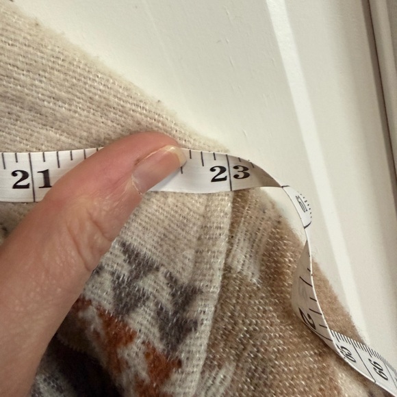 New In Aztec Geometric Patterned Button Down Shacket Size Large - Picture 7 of 8